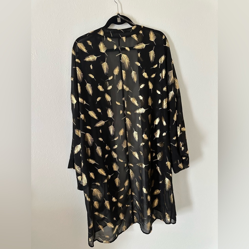🌟SALE🌟Honey punch black robe with gold feathers size large - Picture 6 of 7